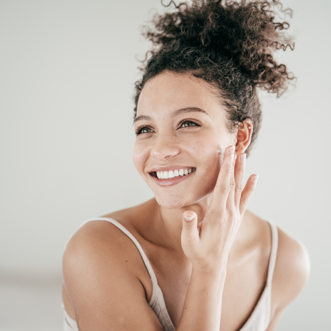 What is the Difference Between Hydration and Moisturizing